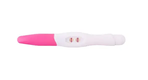 Test de grossesse sanguin vs urinaire : délais, prix et fiabilité comparés